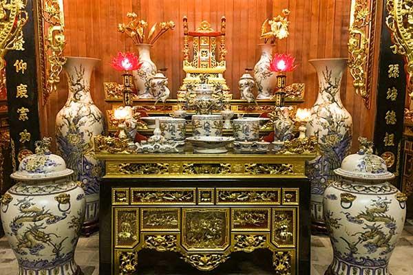 bàn thờ gia tiên có mấy bát hương
