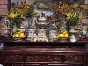 cách bố trí bàn thờ thần linh và gia tiên